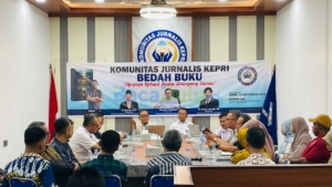 Bedah Buku Menjaga Nurani, KJK Didorong Jadi Penggerak Budaya Literasi di Kepri