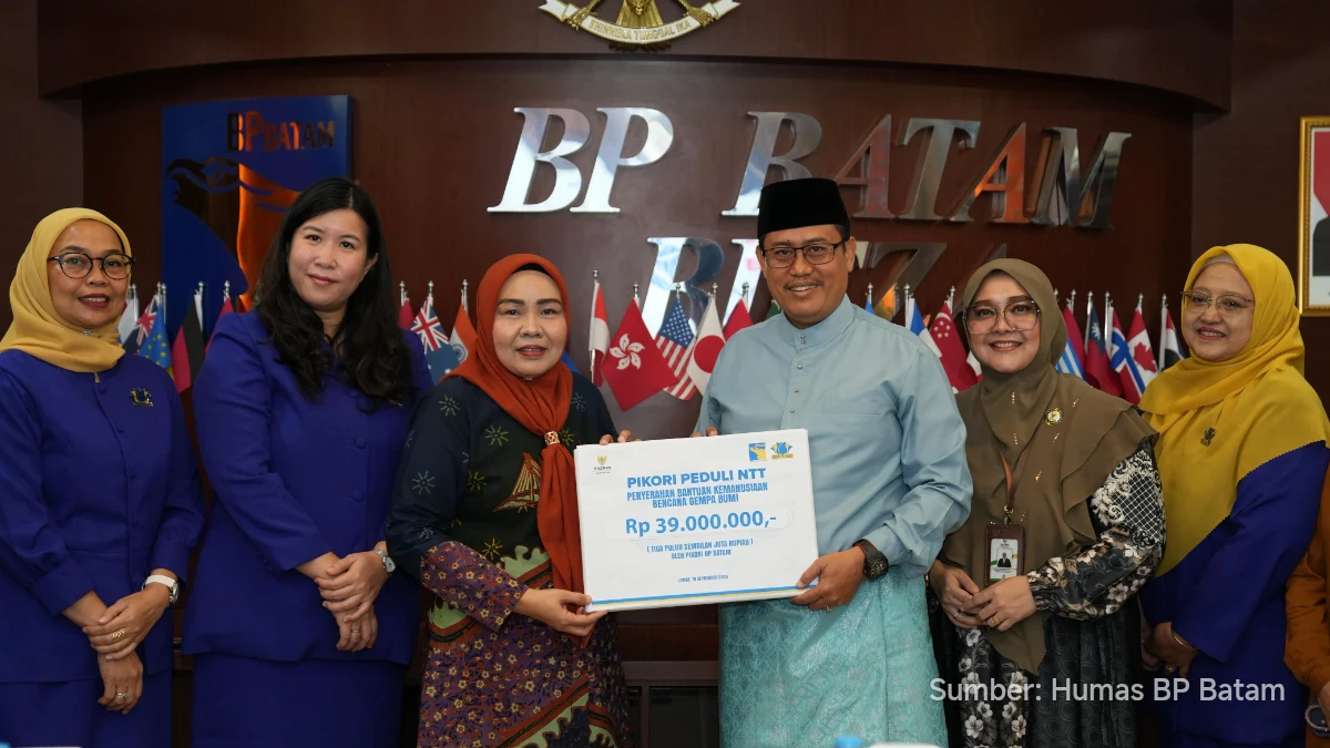 Penyerahan bantuan gempa NTT oleh PIKORI BP Batam