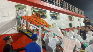 SAR evakuasi tiga jenazah korban kapal Virgo di Pelabuhan Trisakti