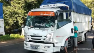 Patroli Jalan Raya Polda Riau mengejar pelaku pengeroyokan truk di Tol Permai