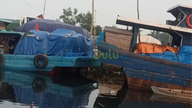 Kapal kayu di pelabuhan Tanjung Sengkuang Batam, dugaan penyelundupan barang