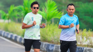 Olahraga jalan kaki, bersepeda, yoga, latihan kekuatan, berenang untuk kesehatan mental