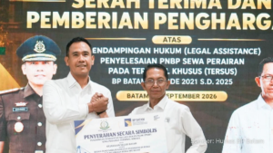 Penyerahan PNBP sewa perairan Terminal Khusus Batam oleh Kejari