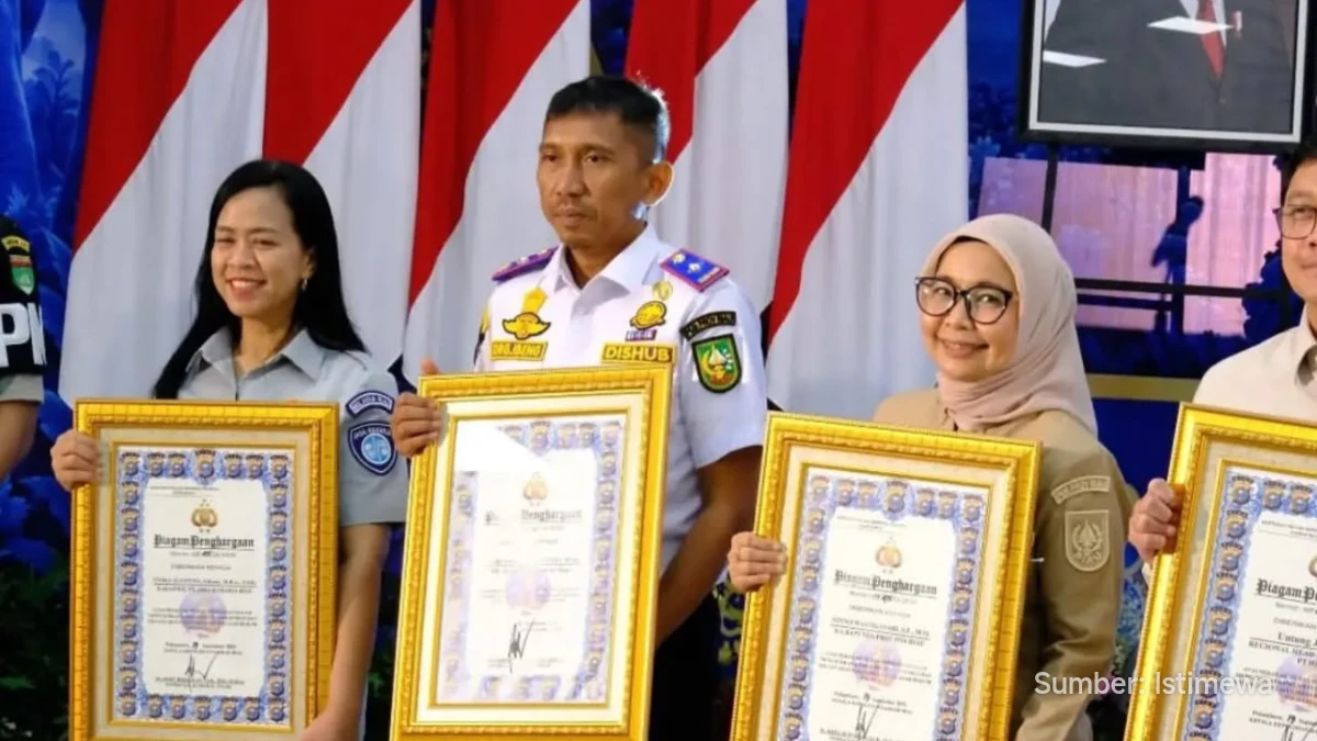 Penghargaan Bapenda Riau atas kolaborasi keselamatan lalu lintas