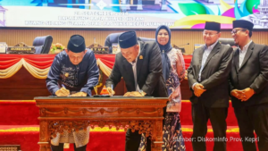 Penandatanganan perubahan APBD 2026 oleh Gubernur dan DPRD Kepri