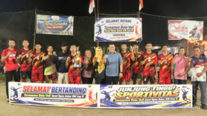 Ronny Kartika menutup turnamen voli di lapangan Pecah Gelas, Bintan