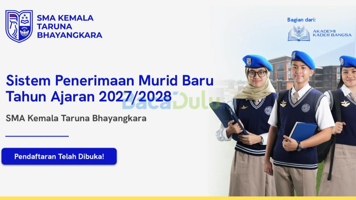 Petugas Polda Kepri berbicara kepada siswa SMP tentang pendaftaran SPMB di Batam