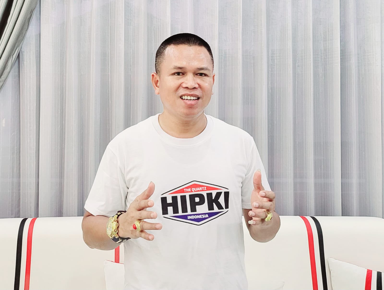 Ady Indra Pawennari 
