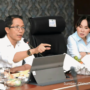 Amsakar Achmad memimpin rapat penanganan banjir di kantor pemerintah Batam
