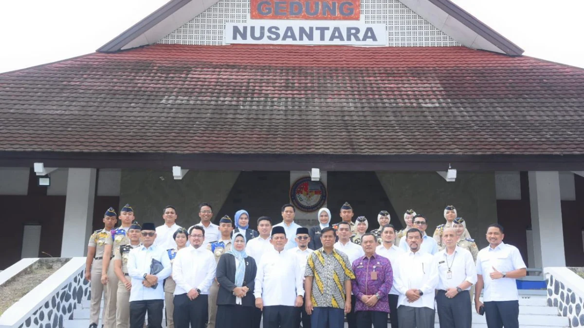 Gubernur Ansar Ahmad menerima penghargaan Kartika Pamong Praja Madya di IPDN Jatinangor