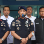 Benih lobster putih di kotak styrofoam di dalam ruangan BPBL Batam