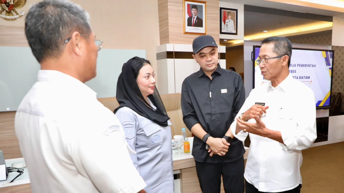 Bupati Brebes Paramitha Widya Kusuma bersama delegasinya belajar pengelolaan PAD di Batam