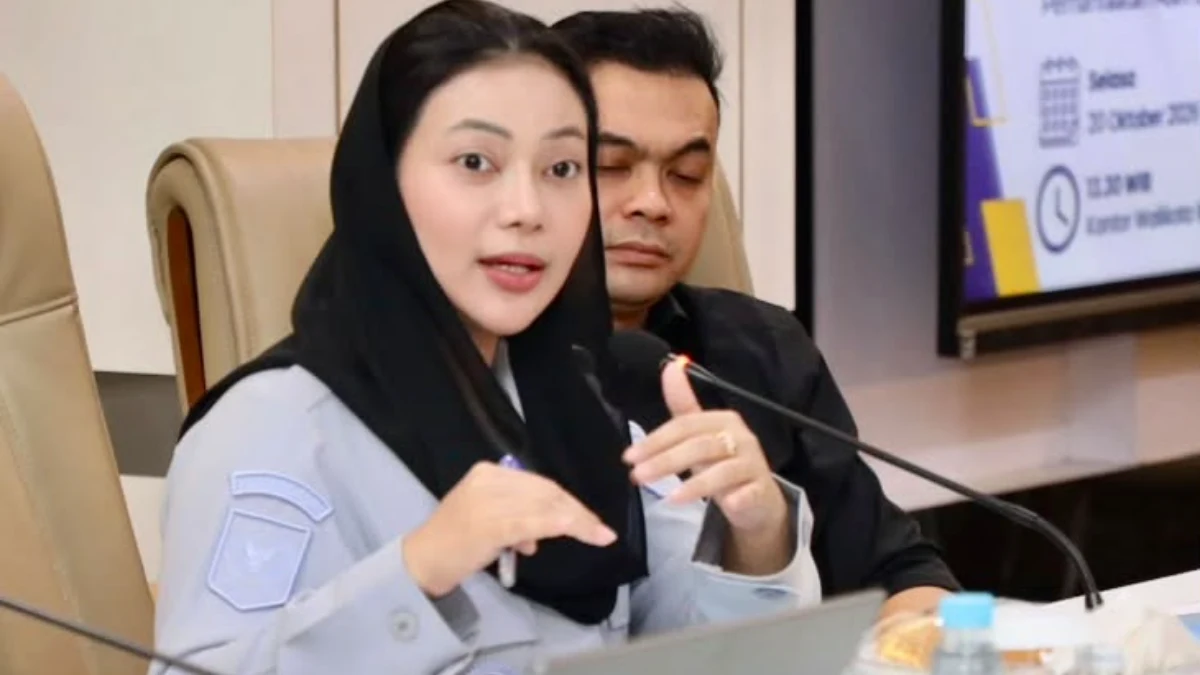 Bupati Brebes Paramitha Widya Kusuma bersama delegasi mempelajari PAD Batam