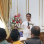 Bupati Karimun Iskandarsyah memberi peringatan kepada perusahaan tambang pasir di Teluk Radang