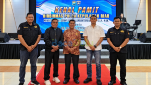 Daeng Syafar berbicara di acara kenal pamit Dirbinmas Polda Kepri