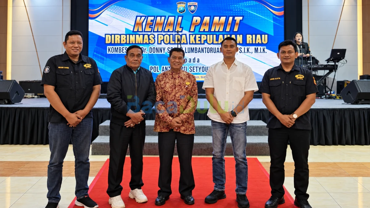 Daeng Syafar berbicara di acara kenal pamit Dirbinmas Polda Kepri