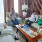 Daeng Syafar memberikan ucapan terima kasih kepada Irjen Pol Asep Safrudin di Kepri