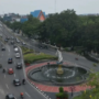 Petugas DLHK memeriksa area kota Pekanbaru akibat bau amonia menyengat