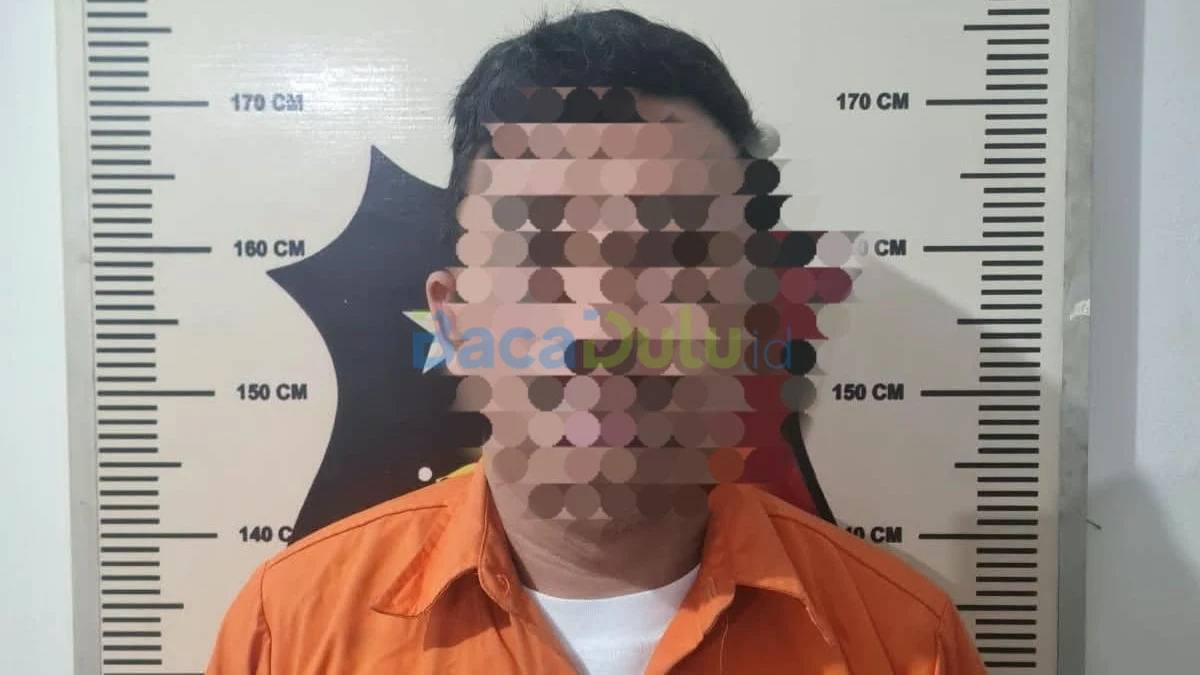 DRN (28) menyerahkan diri ke Polsek Bengkong di Batam pada Senin