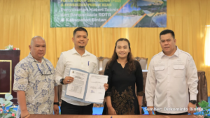 Peserta FGD membahas rencana detail tata ruang di ballroom hotel Tanjungpinang