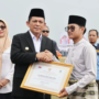 Gubernur Ansar Ahmad berbicara kepada pemuda di lapangan kantor gubernur Kepri