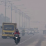 Kabut asap tebal menutupi langit kota Pekanbaru pada hari Rabu