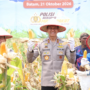 Kapolda Kepri Suhendri memimpin panen jagung pipil bersama petani di Sijantung