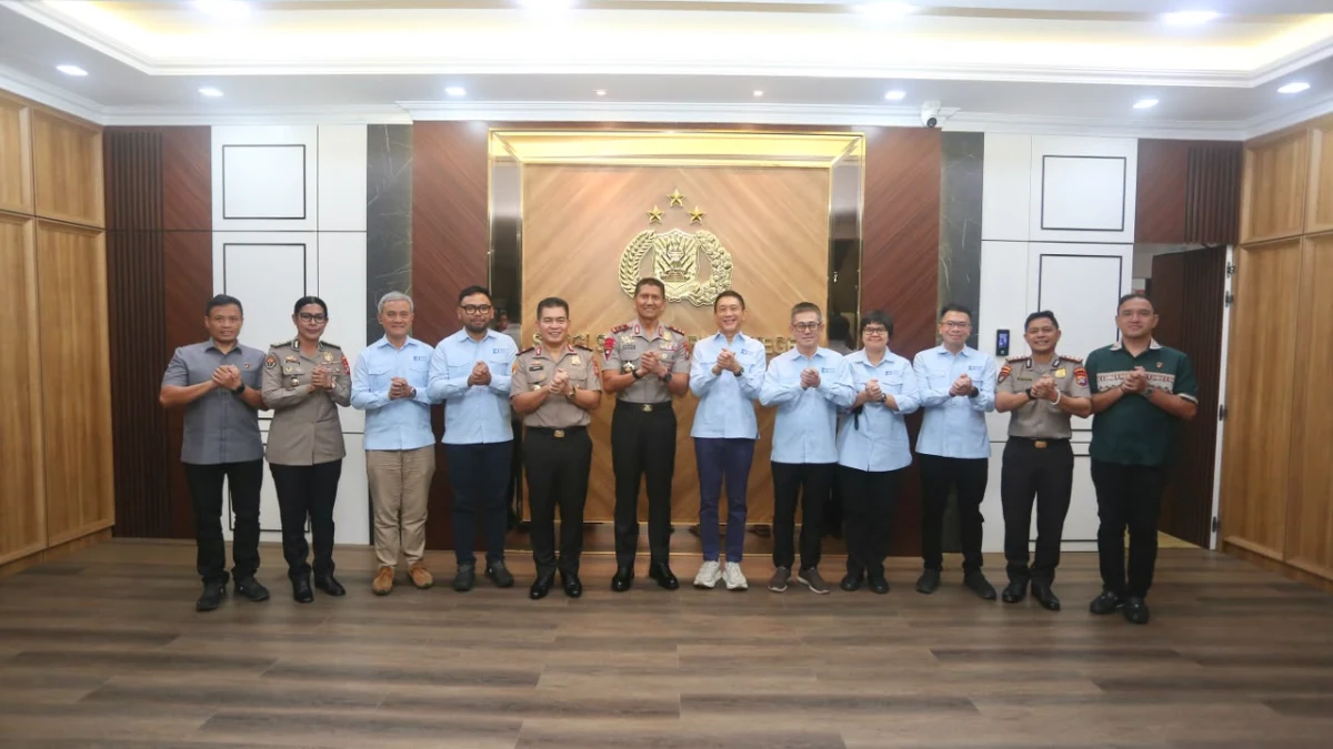 Irjen Pol. Suhendri berbicara dengan pengelola kawasan industri di Batam