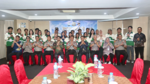 Irjen Pol Suhendri menutup pelatihan bahasa Inggris floor supervisor di hotel Beverly, Batam