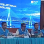 Kwin Fo berbicara di konferensi pers PLN Batam tentang pembangkit baru