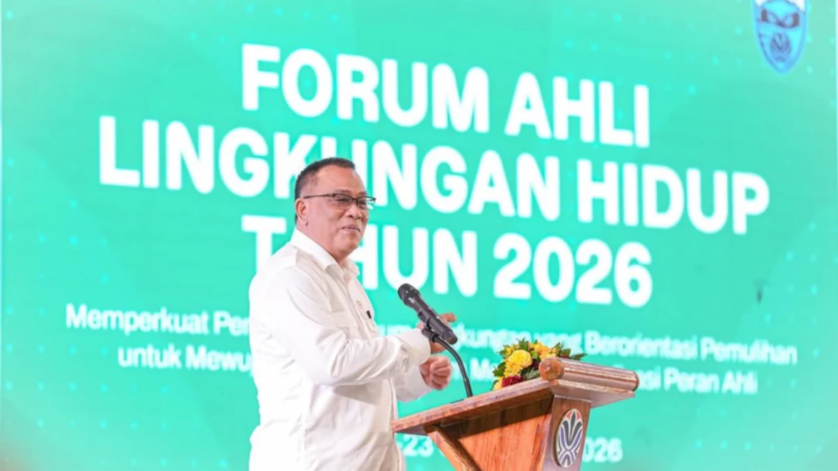 Menteri Moh Jumhur Hidayat berbicara di Forum Ahli Lingkungan Hidup 2026 di Badung
