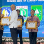 Wakil Gubernur Nyanyang Haris Pratamura menerima penghargaan BSSN di Depok