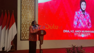 Andi Nurhiyari melantik Nenny Dwiyana Nyanyang sebagai ketua IWSS Kepri di Tanjungpinang