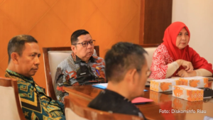 Pemerintah Riau dan PTA Pekanbaru berdiskusi di ruang rapat