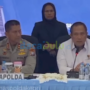 Komjen Pol Asep Safrudin mengumumkan penetapan lima tersangka di Batam