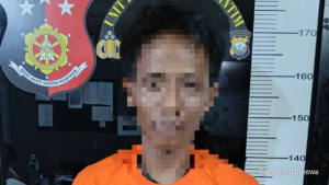 Polisi mengamankan tersangka M di Pelabuhan Palmatak, Anambas