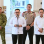Presiden Prabowo Subianto memimpin rapat di Istana Merdeka tentang penanganan kebakaran hutan