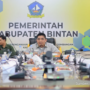 Bupati Roby Kurniawan memimpin rapat koordinasi data ekonomi di Bintan