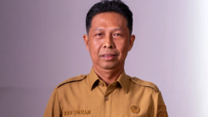 Rodi Yantari, kepala Dinas PUPP Kepulauan Riau, berbicara dalam rapat proyek