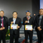 SF Hariyanto menerima penghargaan ASEAN Engineer di konferensi CAFEO 44