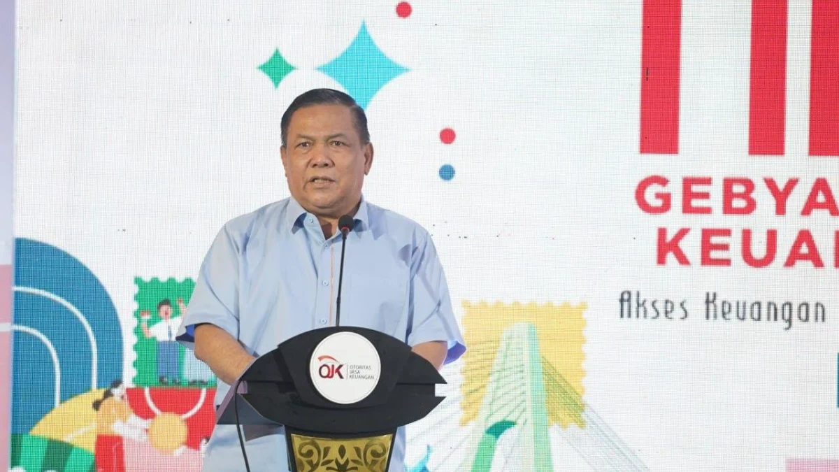 SF Hariyanto memimpin pembukaan Financial Expo di Xchange Mall Pekanbaru