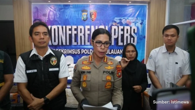 Kombes Pol Silvester Simamora mengumumkan pengunduran diri dari Dirreskrimsus Kepri