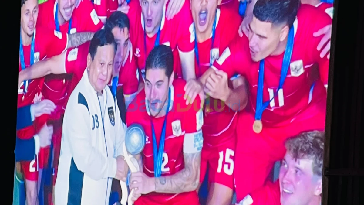 Timnas Indonesia mengangkat trofi ASEAN Cup 2026 di SUGBK setelah adu penalti
