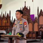 Kompol Ahmad Rudi Prasetyo memimpin acara Minggu Kasih di gereja di Bintan
