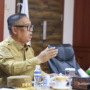 Wakil Gubernur Nyanyang Haris Pratamura berbicara dalam rapat di Kantor Gubernur Kepri