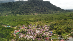 Wakil Gubernur Nyanyang Pratamura berbicara tentang permukiman Suku Laut