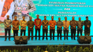 Wakil Gubernur Nyanyang Haris Pratamura di acara syukuran Kodam XXV di Batam