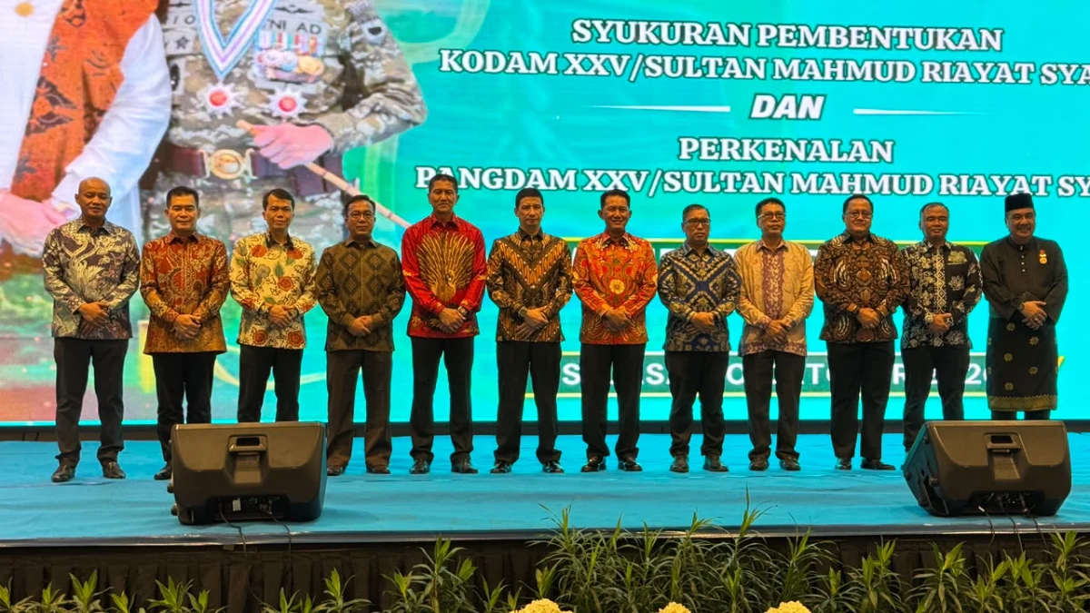 Wakil Gubernur Nyanyang Haris Pratamura di acara syukuran Kodam XXV di Batam