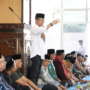 Wali Kota Batam Amsakar Achmad berbicara di Masjid Baitul Makmur tentang masalah air
