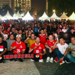 Kerumunan warga Batam bersorak di Dataran Engku Putri setelah Indonesia juara
